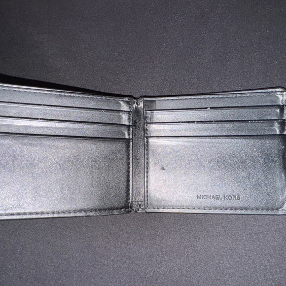 Men’s Micheal kors wallet all black in great con - Picture 3 of 5